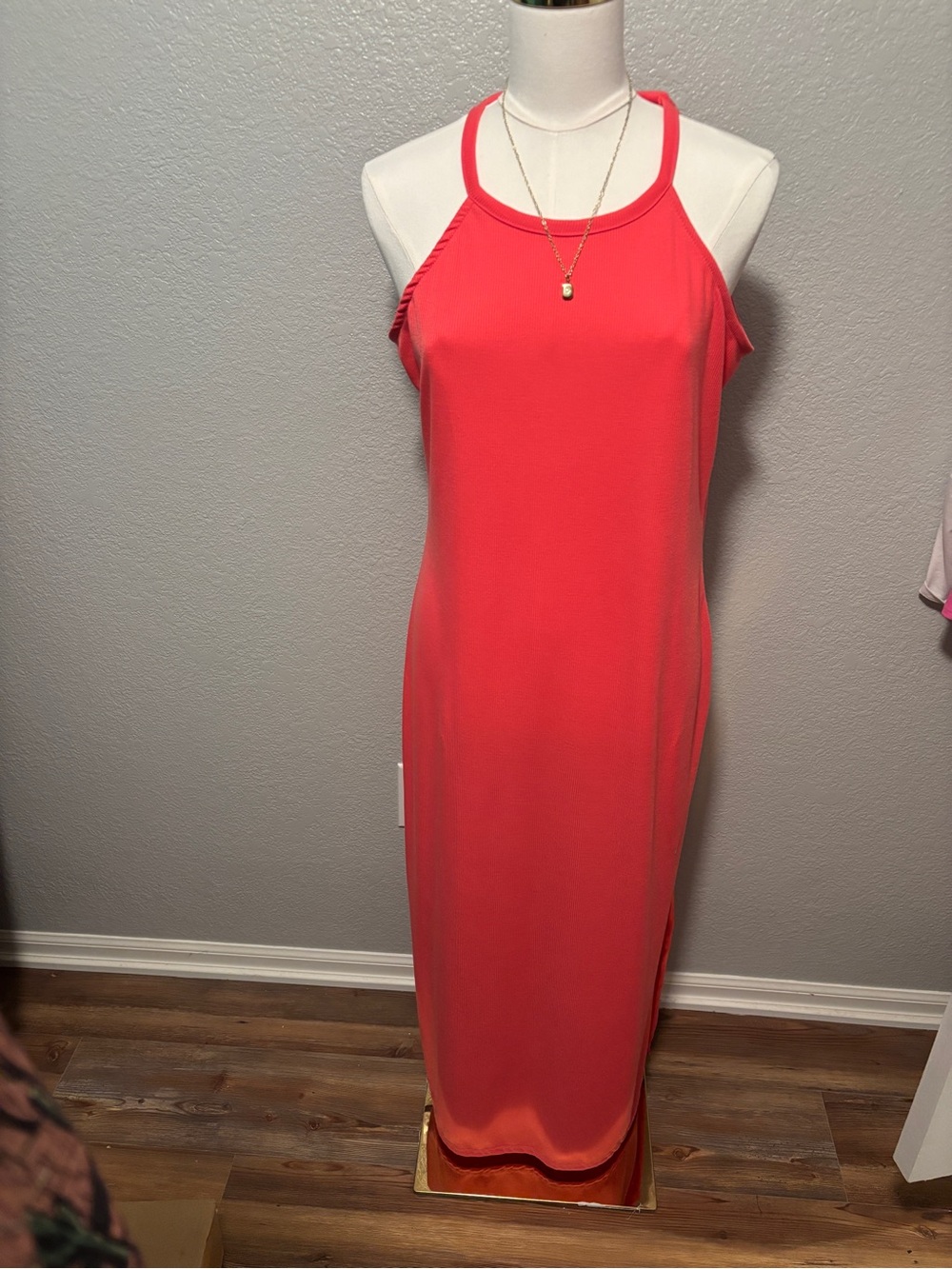 Sleeveless body con Coral Halter Ribbed Maxi Dress
